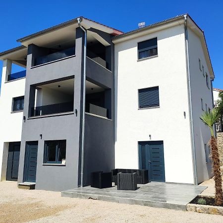 Apartments Pina Kornic Exterior photo
