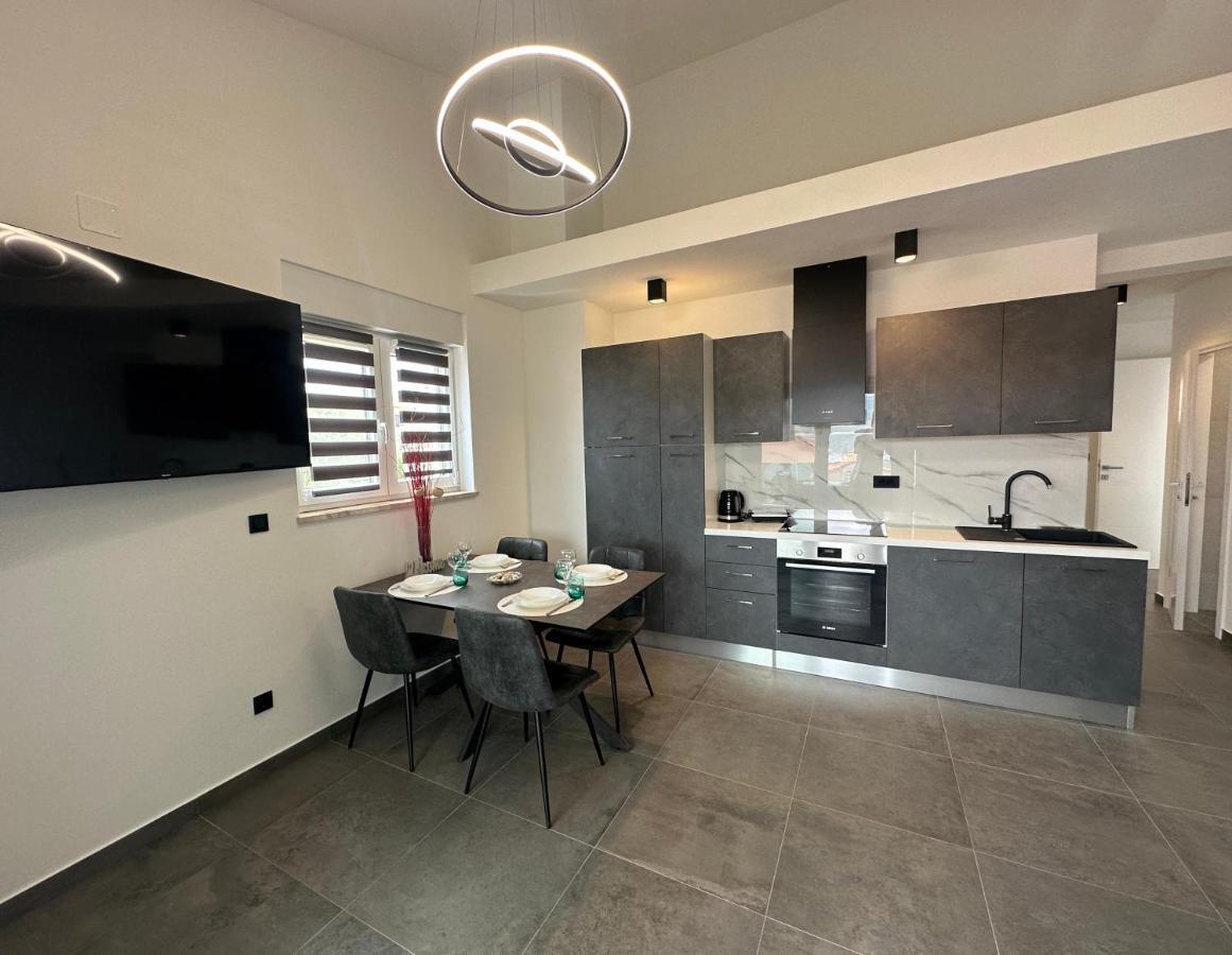 Apartments Pina Kornic Room photo